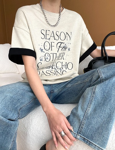 시즌 레터링 티셔츠